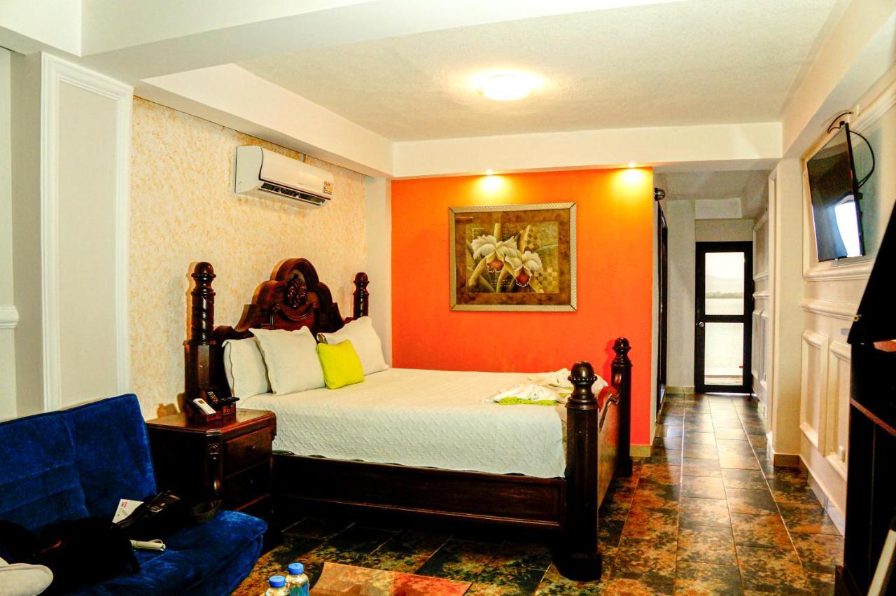 Hotel Mi Paraiso Rio Dulce Castillo de San Felipe Esterno foto